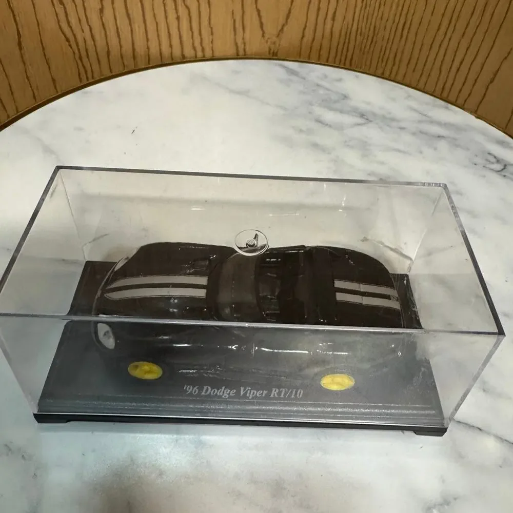 Die cast car 96’ dodge Viper